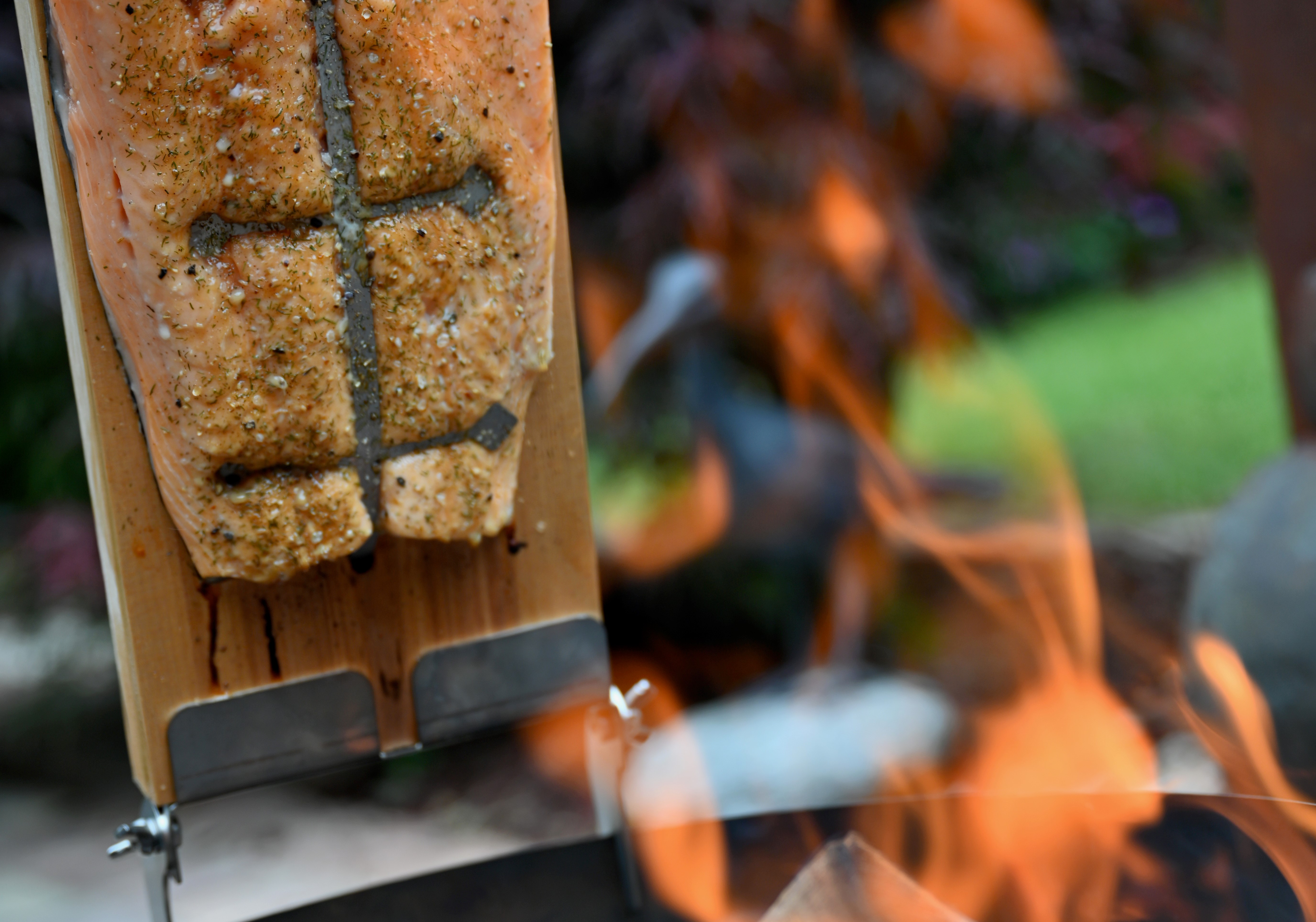 Outdoor Cooking Flammlachs Grill  theBBQshop.de
