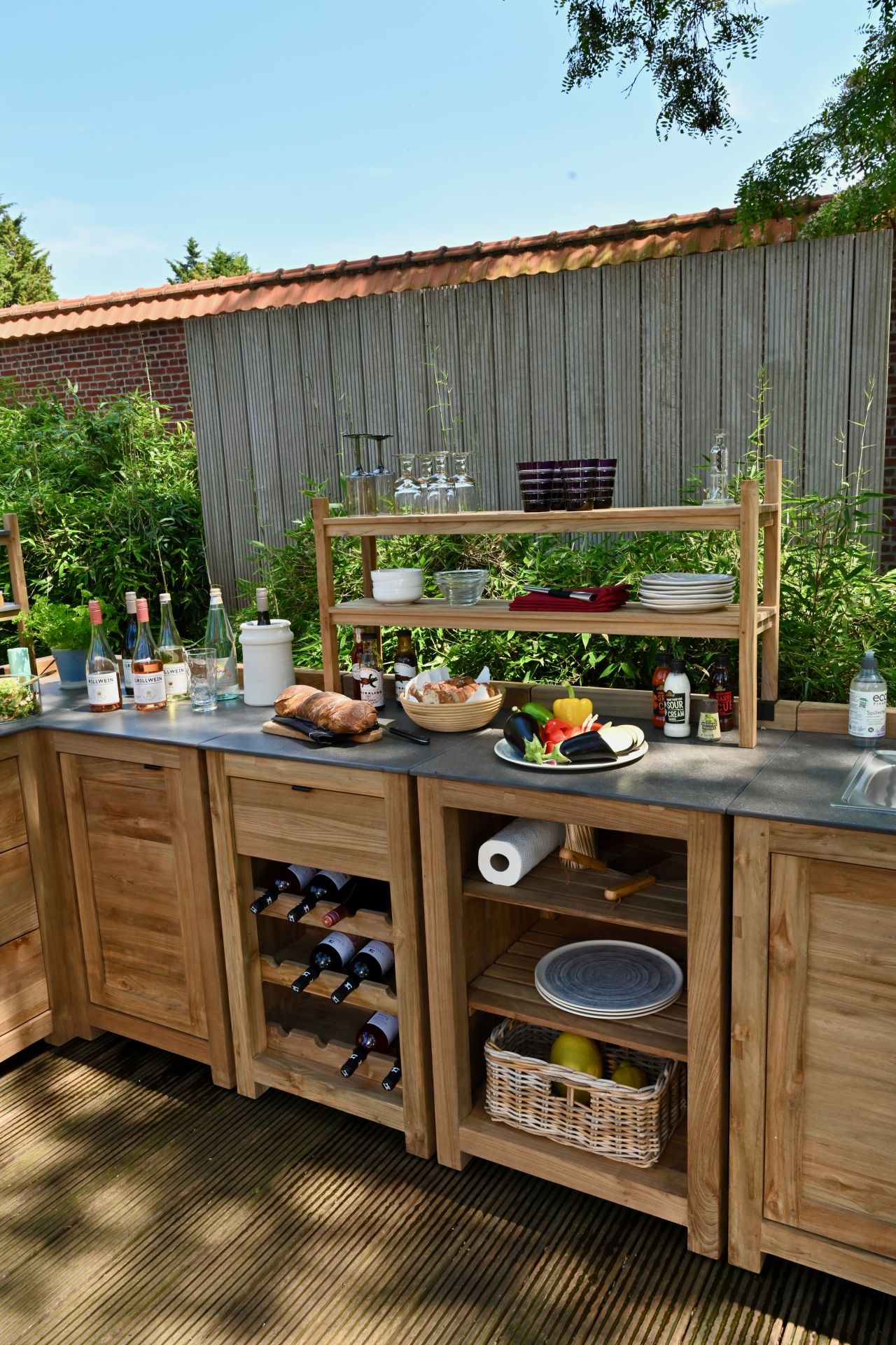 Reinigung deiner Teakholz Gartenküche Reinigung deiner Teakholz Gartenküche